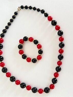 Classic Black & Red Beaded Necklace and Bracelet Set